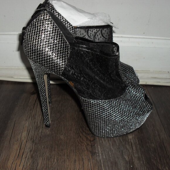 A silver and black mesh peep-toe high-heeled booties 9.5 (Pierre Dumas) - Picture 2 of 6